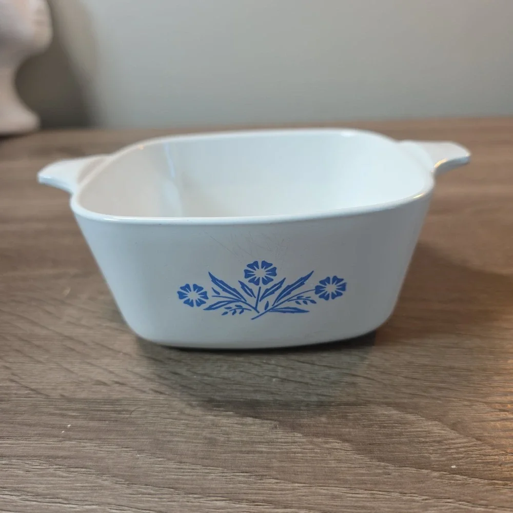 Corning Ware Blue Cornflower P-43-B 22 oz Square Casserole Dish Vintage USA